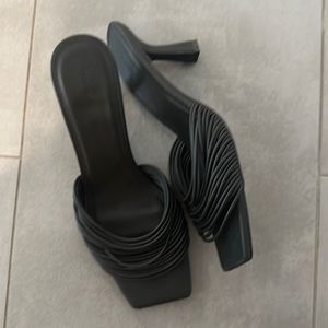 Black Oak + Fort Kitten Heels